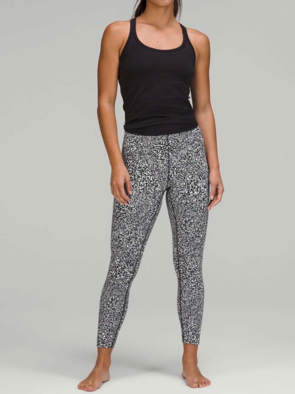 Lululemon Instill High rise tight 25” size 2 warped grain alpine black and white
